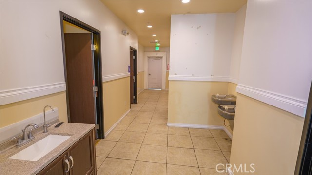 9055 E Las Tunas Drive, Temple City, California 91780, ,Commercial Lease,For Rent,9055 E Las Tunas Drive,CRAR22247039