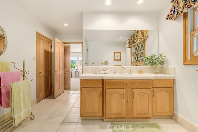316 John Muir, Lake Arrowhead CA: https://media.crmls.org/medias/f38f12e1-a671-4b10-8dcb-2bb6e11a3468.jpg