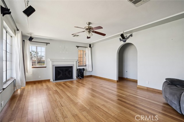 Detail Gallery Image 6 of 26 For 38465 12th St, Palmdale,  CA 93550 - 5 Beds | 4 Baths