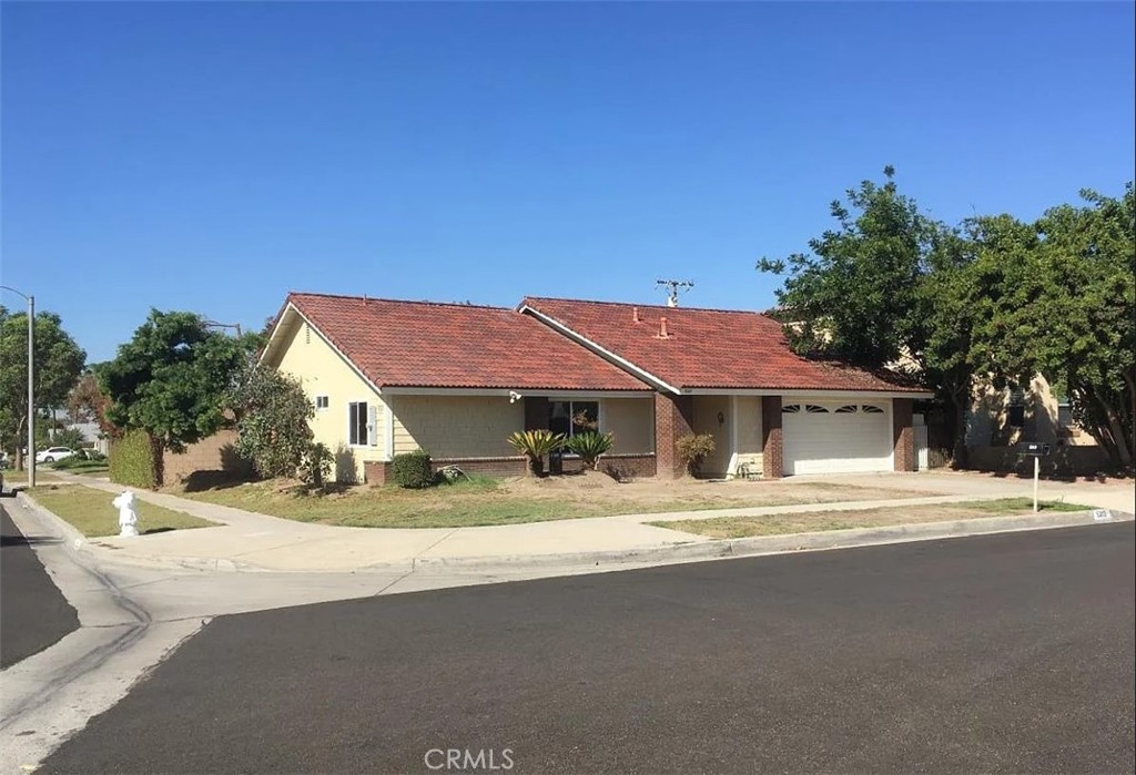 5313 W Lehnhardt