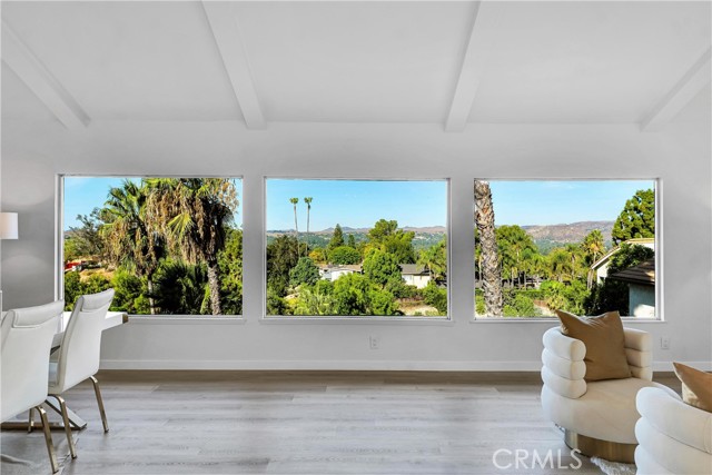 Detail Gallery Image 6 of 50 For 22497 Venido Rd, Woodland Hills,  CA 91364 - 4 Beds | 2/1 Baths