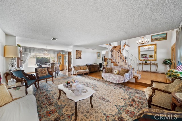 5 Bed Home for Sale in Hollywood Hills, California