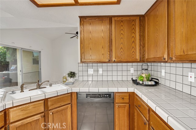 Detail Gallery Image 19 of 71 For 934 Neal St, Los Banos,  CA 93635 - 4 Beds | 2 Baths