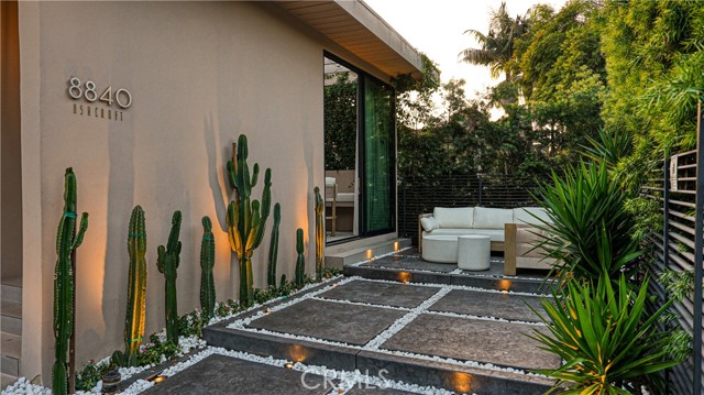 Detail Gallery Image 33 of 45 For 8840 Ashcroft Ave, West Hollywood,  CA 90048 - 3 Beds | 4 Baths