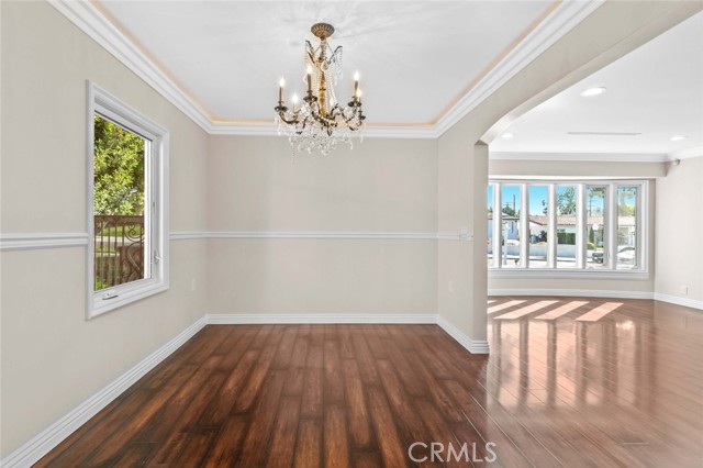 Detail Gallery Image 11 of 61 For 415 Birmingham Rd, Burbank,  CA 91504 - 4 Beds | 3/1 Baths