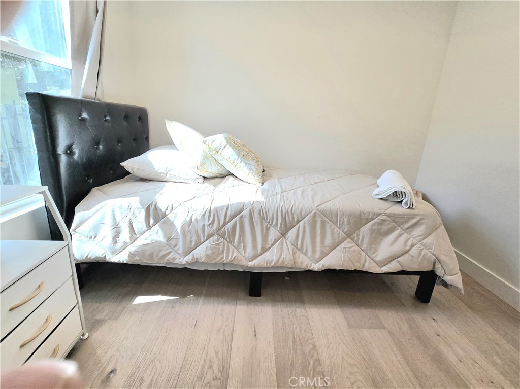 https://media.crmls.org/medias/f392d9b9-cdab-4327-a144-23d268bf3de0.jpg?preset=X-Large