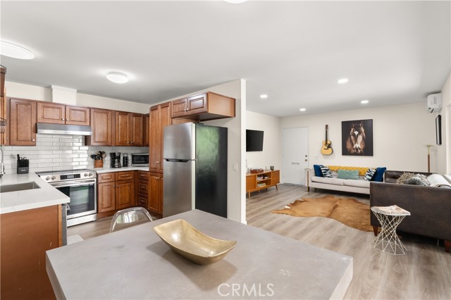 341 Carriage Drive, Santa Ana CA: https://media.crmls.org/medias/f39435ac-5859-40ad-843e-f270ebdd0722.jpg