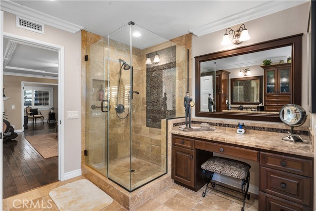 2565 Cliff Rd, Upland CA: https://media.crmls.org/medias/f394530f-103c-4163-8304-f632baa4f786.jpg