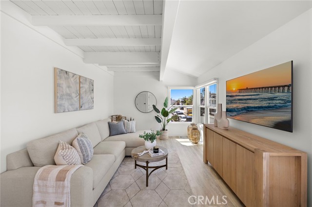 Detail Gallery Image 8 of 26 For 207 E Edgewater Ave #REAR,  Newport Beach,  CA 92661 - 2 Beds | 2 Baths