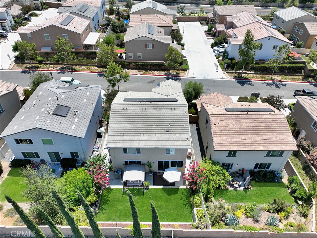 https://media.crmls.org/medias/f39685a1-71dd-4f00-9cf7-262fd44c3dc2.jpg?preset=X-Large