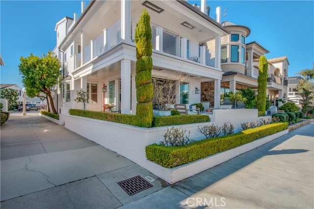 Detail Gallery Image 6 of 55 For 317 E Bay Front, Newport Beach,  CA 92662 - 3 Beds | 3/1 Baths