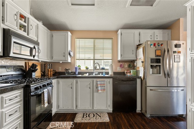 Detail Gallery Image 6 of 27 For 10961 Desert Lawn #93 Dr, Calimesa,  CA 92320 - 2 Beds | 2 Baths