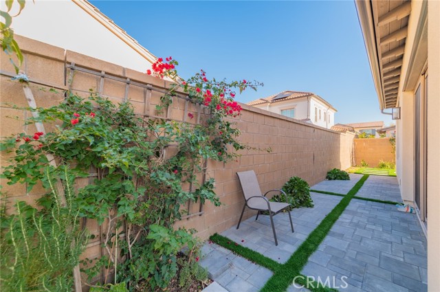 Detail Gallery Image 4 of 34 For 116 Imagination Trl, Irvine,  CA 92620 - 4 Beds | 3/1 Baths