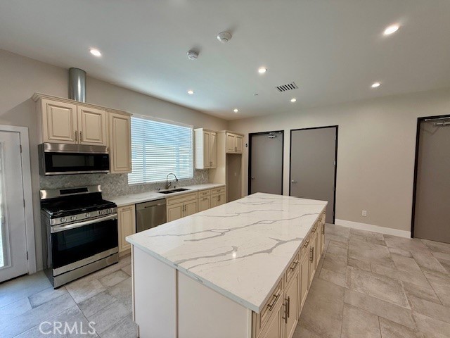 6940 longridge, North Hollywood CA: https://media.crmls.org/medias/f3984b2a-179d-4a7e-b2db-b547f8af89fc.jpg