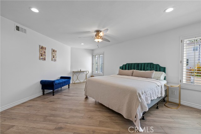 Image 16 of 54 For 2700 Panorama Drive 208