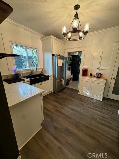1355 N Gordon Street, Pomona CA: https://media.crmls.org/medias/f3986e45-c5ab-43ad-8021-491f1793a4e9.jpg