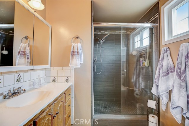 Detail Gallery Image 25 of 46 For 225 Louise Dr, Placentia,  CA 92870 - 4 Beds | 2 Baths