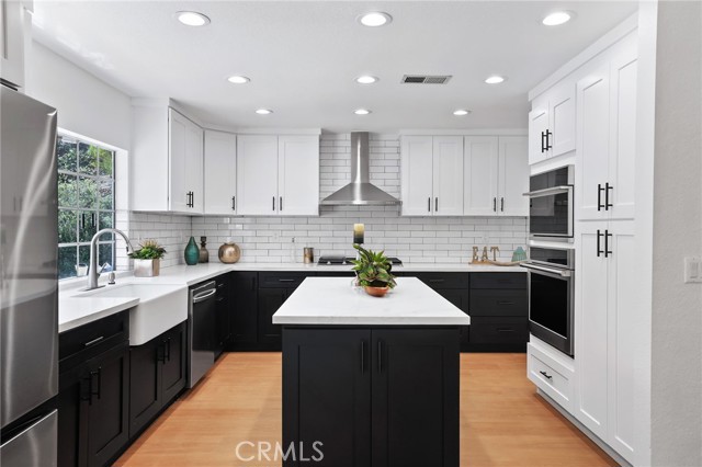 Detail Gallery Image 8 of 25 For 4424 Deanwood Dr, Woodland Hills,  CA 91364 - 5 Beds | 5/1 Baths