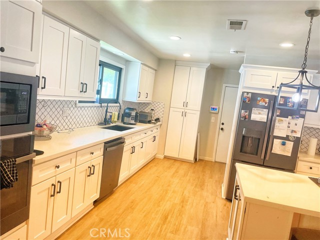 Detail Gallery Image 2 of 8 For 7272 Mount Vernon St, Riverside,  CA 92504 - 3 Beds | 2 Baths