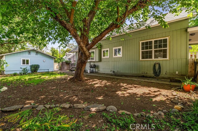 1617 Hemlock Street, Chico CA: https://media.crmls.org/medias/f39972c2-97db-4555-b22d-347eebb76d4b.jpg