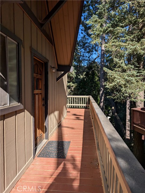 Detail Gallery Image 3 of 20 For 685 Ivy Ln, Lake Arrowhead,  CA 92352 - 2 Beds | 1/1 Baths