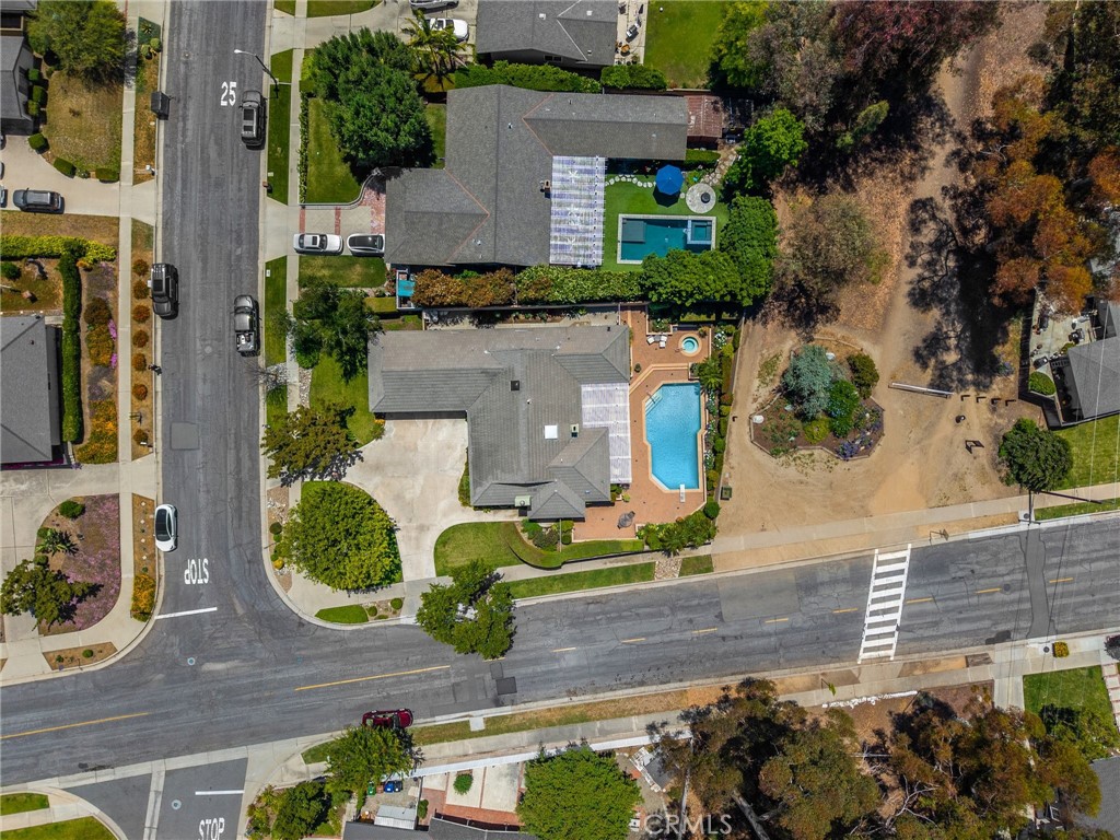 https://media.crmls.org/medias/f399e236-063f-48fb-9c86-179b3efc2a4c.jpg?preset=X-Large