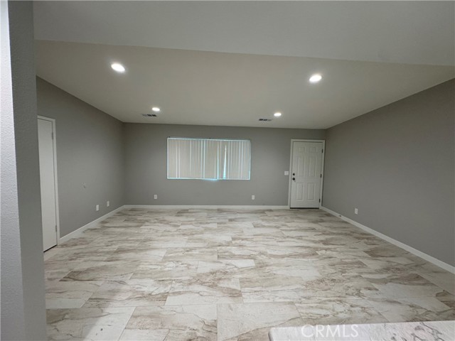 Detail Gallery Image 7 of 17 For 13549 Niabi Rd #B,  Apple Valley,  CA 92308 - 2 Beds | 1 Baths