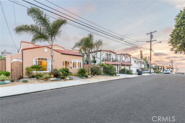 1244 2nd Street, Hermosa Beach, California 90254, 2 Bedrooms Bedrooms, ,1 BathroomBathrooms,Residential,Sold,2nd,SB22036783