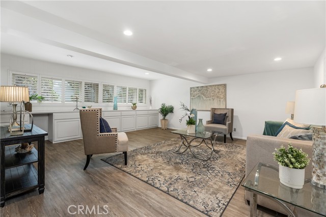 980 Palo Verde Avenue, Long Beach CA: https://media.crmls.org/medias/f39a4105-107b-4752-817b-30cb2d6b6bf9.jpg