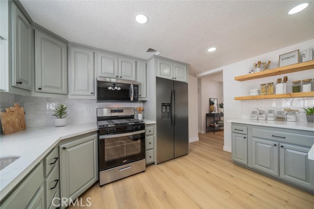 Detail Gallery Image 6 of 21 For 28732 Paseo Diablo, Menifee,  CA 92587 - 3 Beds | 2 Baths