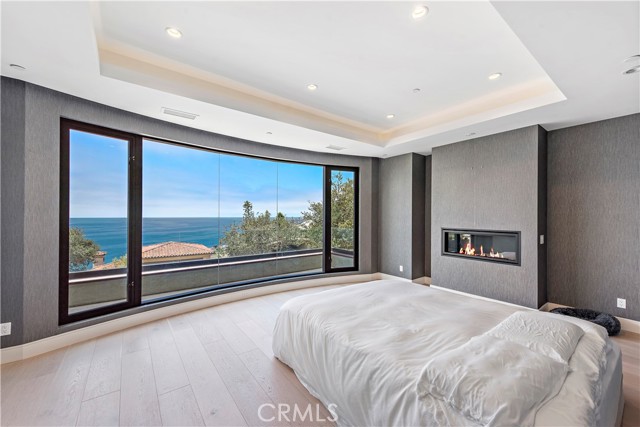 Detail Gallery Image 18 of 64 For 2340 Crestview Dr, Laguna Beach,  CA 92651 - 4 Beds | 5/1 Baths