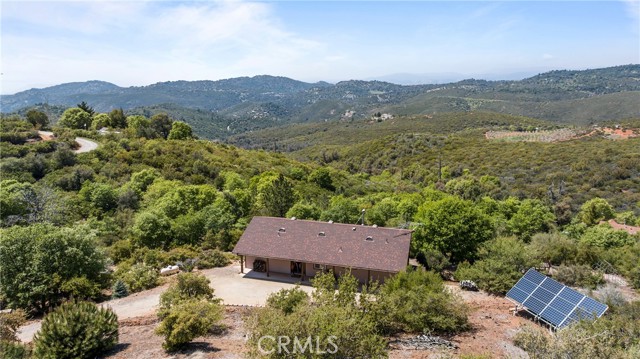7525 Starlight Way, Julian CA: https://media.crmls.org/medias/f39b5ba5-22d4-4ef2-b462-67daf18f0002.jpg