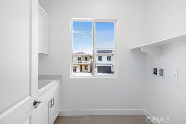 240 Lily Loop, Irvine CA: https://media.crmls.org/medias/f39ca934-766b-4b30-bcdc-a09d2b859288.jpg