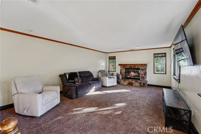 Detail Gallery Image 4 of 27 For 21520 Peak Cir, Cedarpines Park,  CA 92322 - 3 Beds | 2/1 Baths