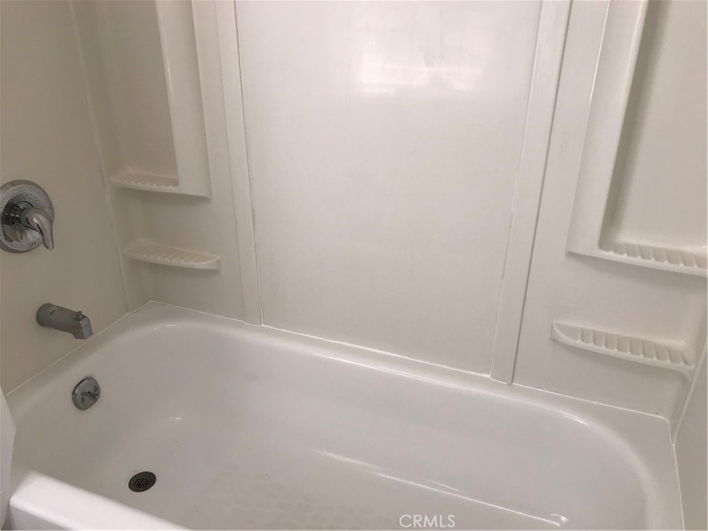 https://media.crmls.org/medias/f39dc03d-82b9-446f-bf70-eb83cc435450.jpg?preset=X-Large