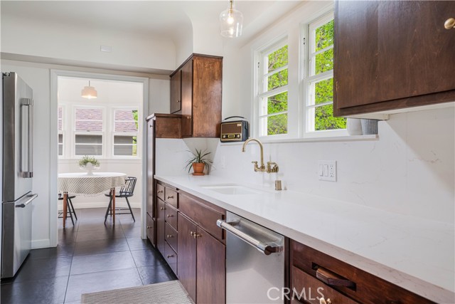 3500 Grayburn Road, Pasadena CA: https://media.crmls.org/medias/f39f0f17-a4a6-4de1-a459-57769b85b36d.jpg
