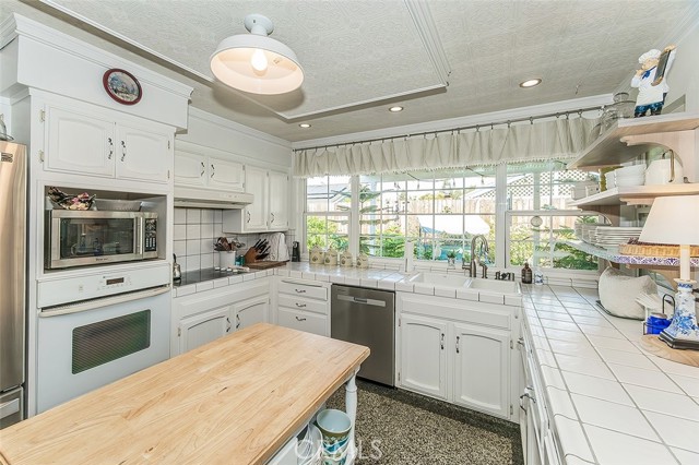 2468 Laverne, Clovis CA: https://media.crmls.org/medias/f39f4f29-9d0e-4c61-8e2c-db4aa04b3d9e.jpg