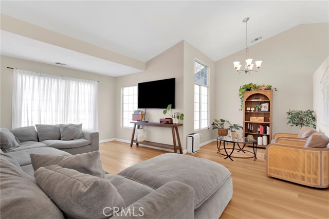 Detail Gallery Image 8 of 39 For 13641 Luna Rd, Victorville,  CA 92392 - 3 Beds | 2 Baths