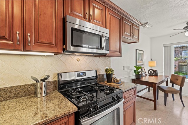 Detail Gallery Image 17 of 48 For 4332 Coldwater Canyon Ave #3,  Studio City,  CA 91604 - 2 Beds | 3 Baths