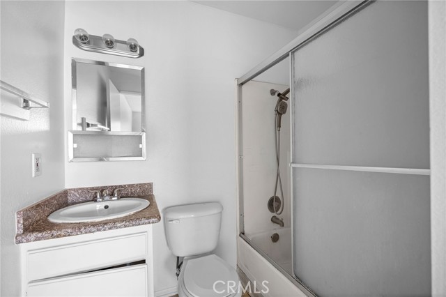 6716 Sylmar Avenue, Van Nuys CA: https://media.crmls.org/medias/f39f784a-aaf0-471d-91d2-2c01cc2a35da.jpg
