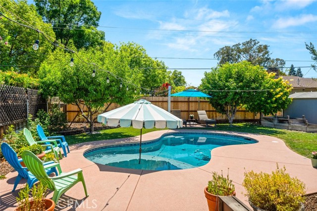 571 Redwood Way, Chico CA: https://media.crmls.org/medias/f39f891f-7b48-4b25-8dc9-4e9eeb9e9a55.jpg