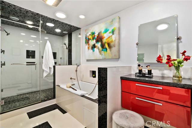 Detail Gallery Image 21 of 30 For 610 Edith Way, Long Beach,  CA 90807 - 3 Beds | 3 Baths