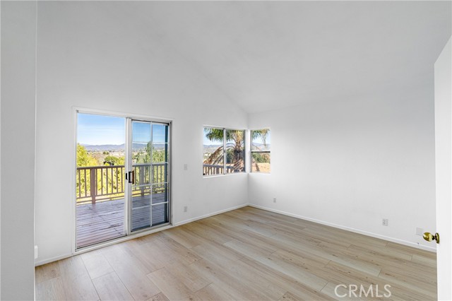 Detail Gallery Image 6 of 18 For 19727 Scarlet Meadow Dr, Newhall,  CA 91321 - 3 Beds | 3 Baths