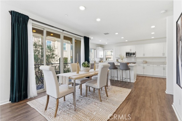 Detail Gallery Image 9 of 33 For 600 Shadowbrook, Lake Forest,  CA 92610 - 4 Beds | 3/1 Baths