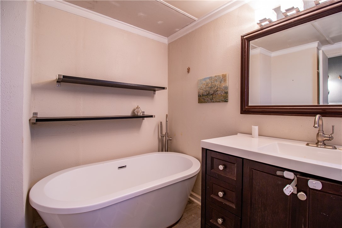 Detail Gallery Image 17 of 36 For 24664 Chimanimani Ct, Tehachapi,  CA 93561 - 2 Beds | 2 Baths