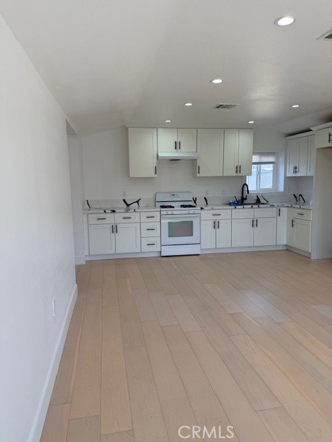 Front Image Thumbnail for CRIV26057628