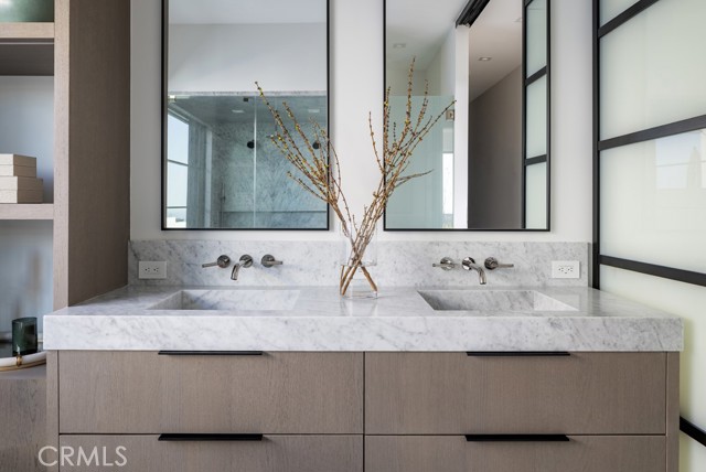 Detail Gallery Image 13 of 18 For 1233 Outrigger Dr, Corona Del Mar,  CA 92625 - 5 Beds | 5/1 Baths