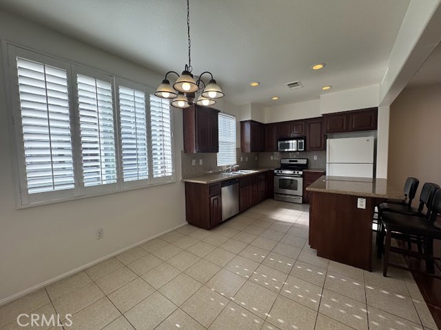Detail Gallery Image 6 of 19 For 1523 Ledgestone Ln, Pomona,  CA 91767 - 3 Beds | 3 Baths