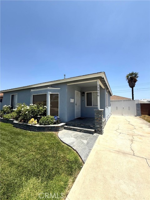 13906 S Kalsman Avenue, Compton CA: https://media.crmls.org/medias/f3a4b616-abd8-4ff1-bf4f-111d3490431d.jpg