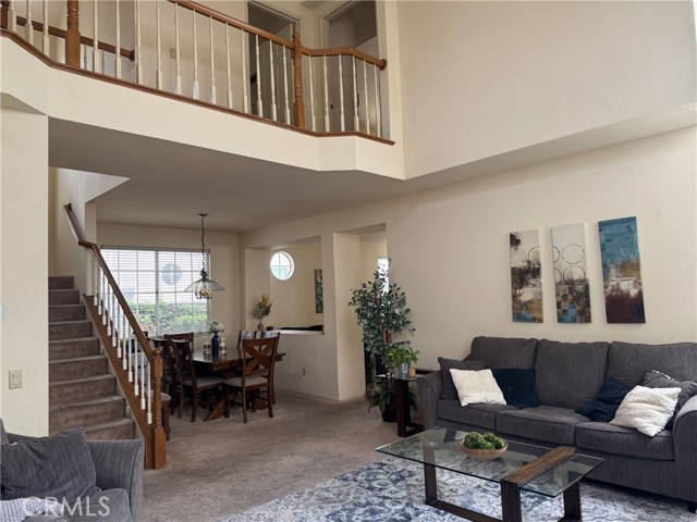 8 Bormes, Irvine CA: https://media.crmls.org/medias/f3a4f615-bea0-433f-a6ff-f83729e3758c.jpg